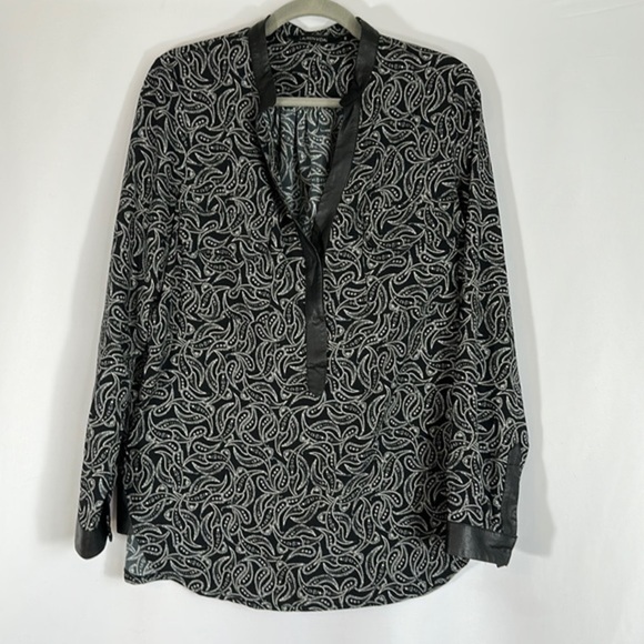 Lauren Vidal Black Paisley Deep V-Neck Long Sleeve Blouse - Picture 6 of 11